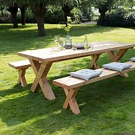 tafels, banken en stoelen