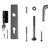 Aluminium deurklink met langschild, cilinderslot en duimen, t.b.v. deuren op stalen frame.