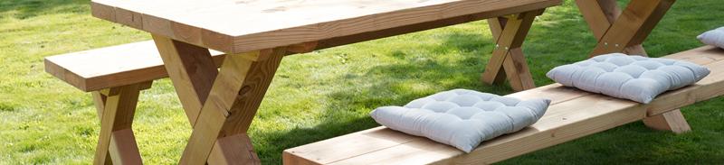 Tafels, banken en stoelen
